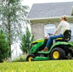 John Deere S120 42-Inch 22 HP V-Twin Gas Hydrostatic Riding Lawn Mower - Image 6